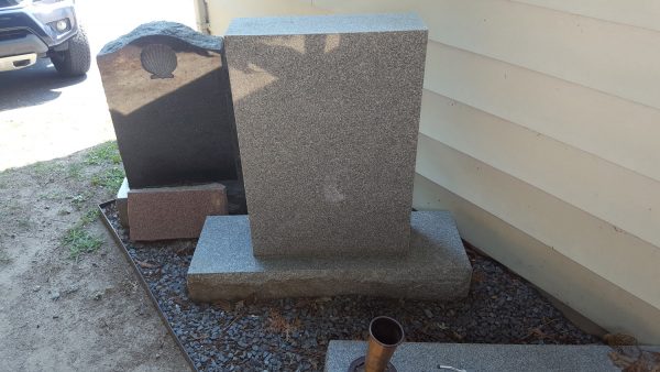 Polished Sides Upright Marker
